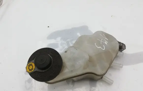 Toyota Avensis Verso Brake fluid reservoir 13231140260