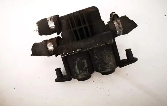 BMW 5 E39 Coolant heater control valve 1147412137 64128374995-02
