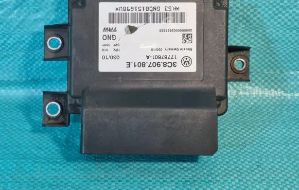 Volkswagen PASSAT B6 Hand brake control module 3C8907801E 17767601A