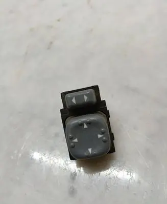 Chevrolet Blazer Wing mirror switch 15013100 0077A02