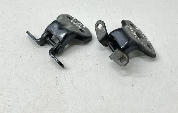 Subaru XV II Front door hinge set 