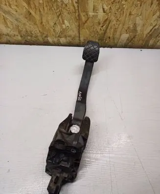 Volkswagen Golf V Clutch pedal 1K0721796E