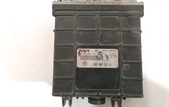Volkswagen PASSAT B3 Engine control unit/module 357907311A 0261200752