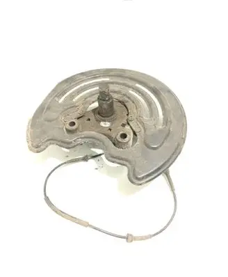 Rear wheel hub
