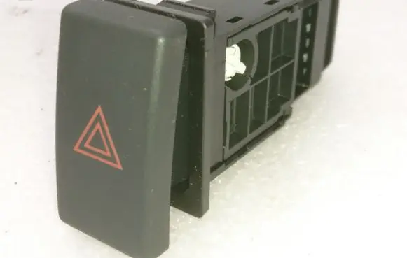 Toyota Avensis T250 Hazard light switch 8433205050