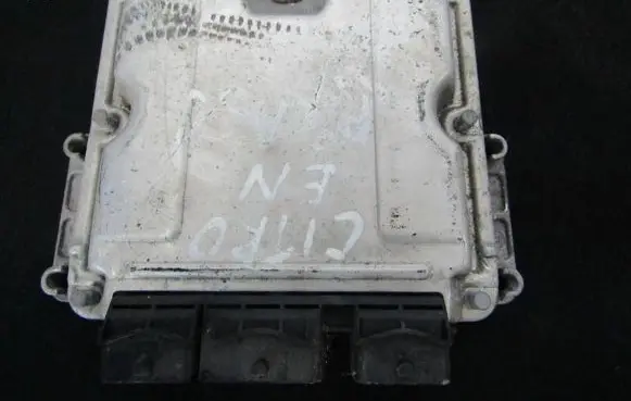 Citroen Xsara Picasso Engine control unit/module 9658373180 0281011518