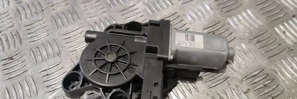 Volvo V70 Front door window regulator motor 970713