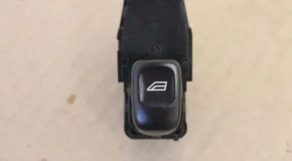 Volvo S60 Electric window control switch 8685288