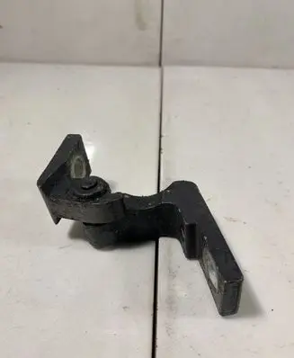 Audi A6 S6 C6 4F Front door lower hinge A046573