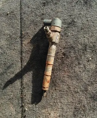 Opel Zafira C Fuel injector 0445110423