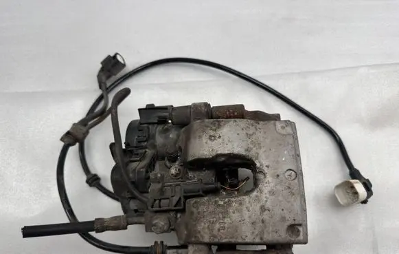 Mercedes-Benz C W205 Rear brake caliper A2054231698