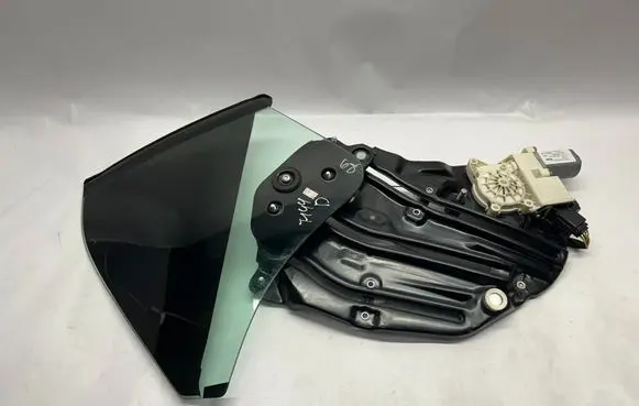 Ford Mustang VI Rear side window FR3B7629864A