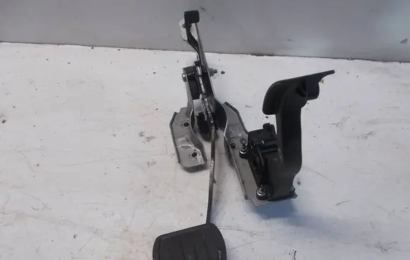 Citroen C4 II Picasso Pedal assembly 