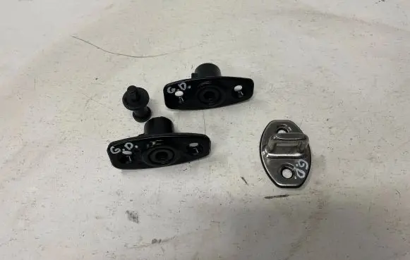 Seat Alhambra (Mk2) Rear door lock loop/hook striker 7N0837033