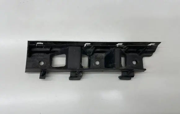 Front bumper mounting bracket