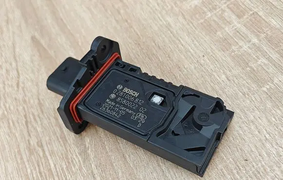 BMW 5 G30 G31 G38 Mass air flow meter 8580022