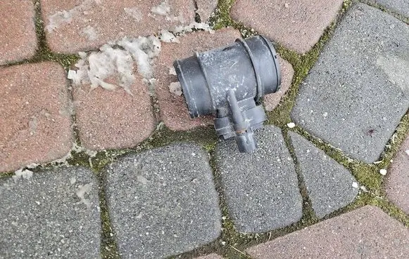 Opel Corsa E Mass air flow meter 13452145
