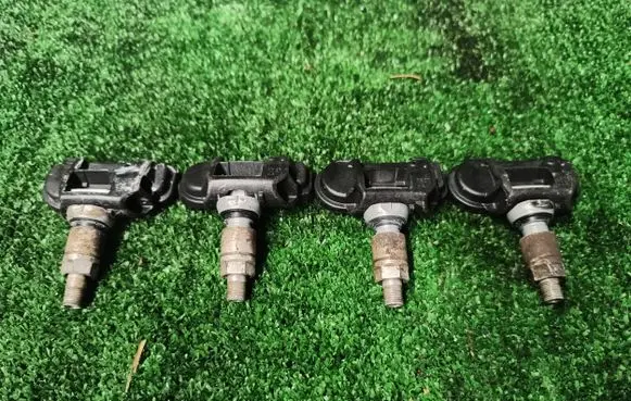 Opel Insignia A Tire pressure sensor 13598775
