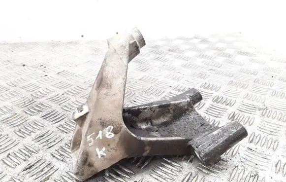 Honda Legend III KA9 Engine mount bracket SZ3HF1