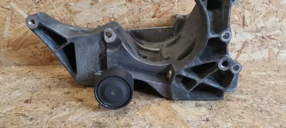BMW 5 E60 E61 Generator/alternator bracket 7802639 1116780263902