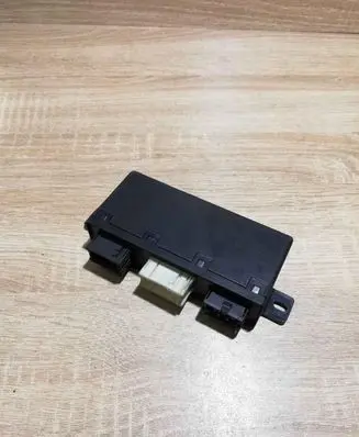 BMW 7 E38 Door control unit/module 8377601