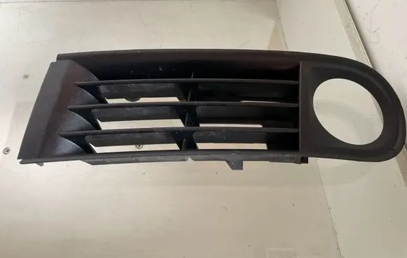 Audi A3 S3 8L Front bumper lower grill 8L0807489A