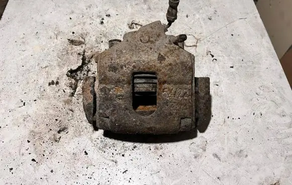 Ford Fiesta Front brake caliper