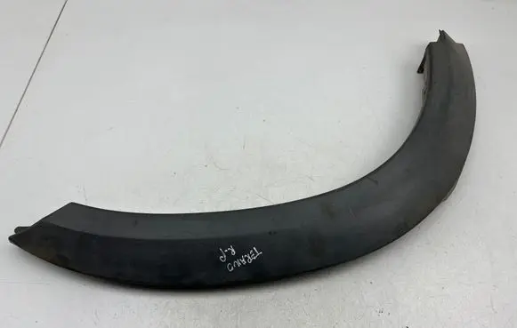 Nissan Terrano Front arch trim 638127F000