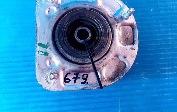 LEVC TX Front coil spring rubber mount 30683637