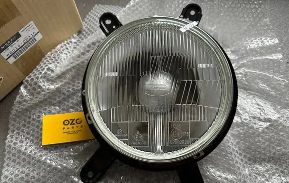 Nissan Patrol Y60 Headlight/headlamp B601008J10