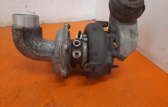 Toyota Avensis Verso Turbo system vacuum part 17201-0R010
