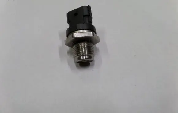 KIA Carens III Fuel pressure regulator 0281002863CRDI