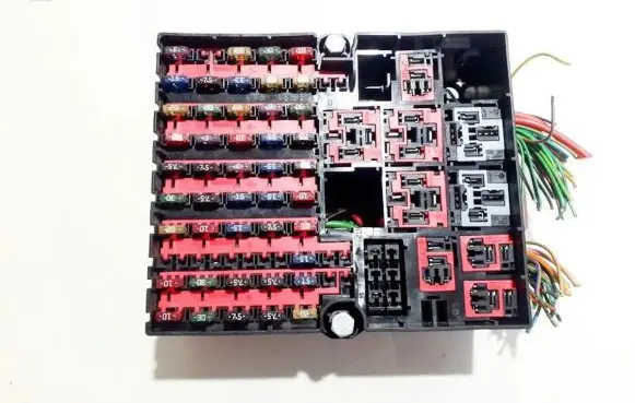 Ford Fusion Fuse box set 2n1t14401adg 2n1t17k400cf