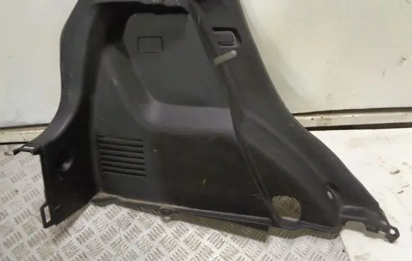 Opel Karl Trunk/boot lower side trim panel 95408359