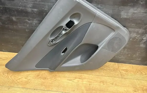Toyota Auris 150 Rear door card panel trim 6772202010 321RL62 5275150