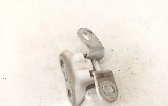 Toyota Avensis T270 Rear door lower hinge