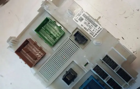 Volvo S60 Fuse module BG9T14C256GA 31314116AA 3659AF01125TP