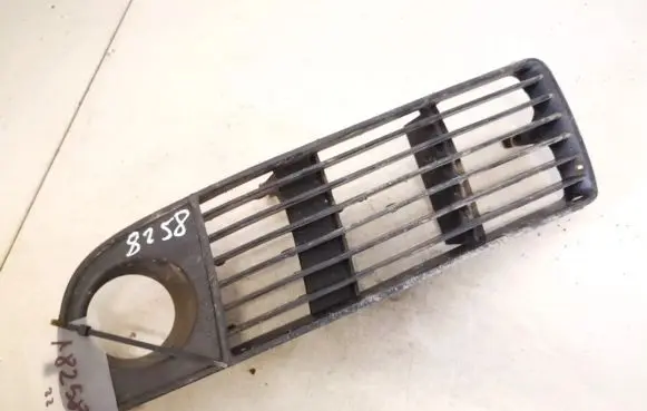 Audi A6 S6 C5 4B Front bumper lower grill 4b0807681g