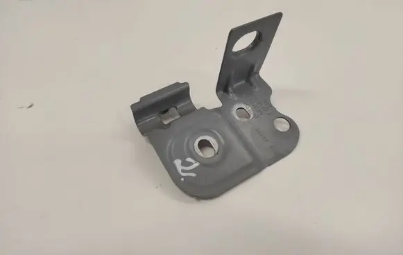 Audi Q7 4M Fender mounting bracket 4M0821167A