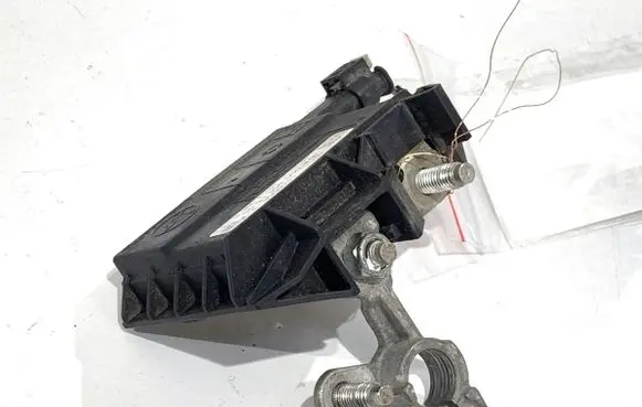 Mercedes-Benz CLS C218 X218 Positive cable (battery) A0009061505