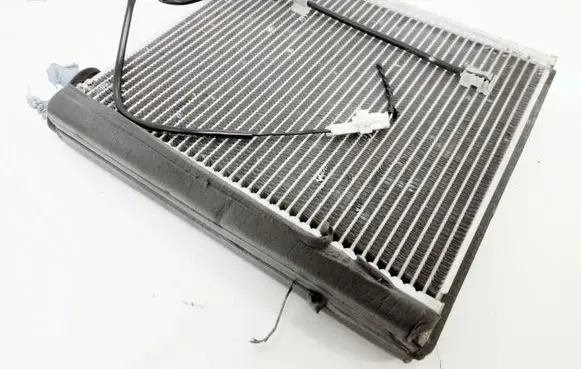 Toyota Avensis T250 Air conditioning (A/C) radiator (interior) 03J28 1282