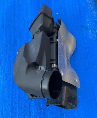 BMW 4 G22 G23 G24 G26 Air filter box 72423094