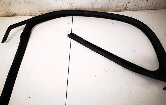 Seat Leon (5F) Rubber seal front coupe door 