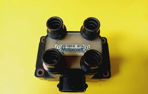 Ford Escort High voltage ignition coil 928F12029CA
