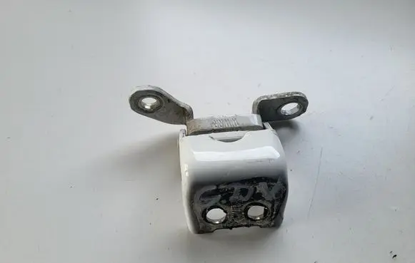 Honda CR-V Rear door upper hinge