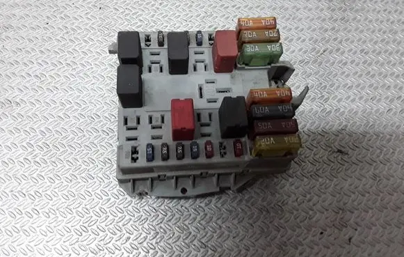 Fiat Punto (188) Fuse module 46768481