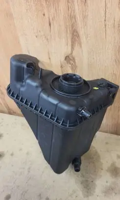 BMW 4 F32 F33 Coolant expansion tank/reservoir 17138677649 8677649