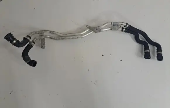 BMW 5 G30 G31 Engine coolant pipe/hose 8571601