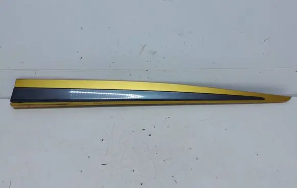 Toyota Yaris Front door trim (molding) 757310D200