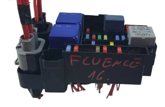 Renault Fluence Fuse box set 252360003r